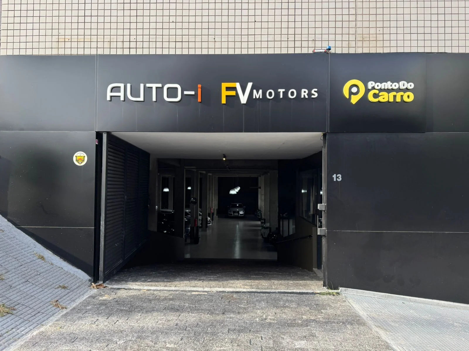 Fachada da Unidade Raja Gabaglia